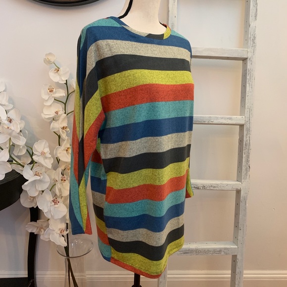 Color Block Stripe Pullover Top - Picture 2 of 3